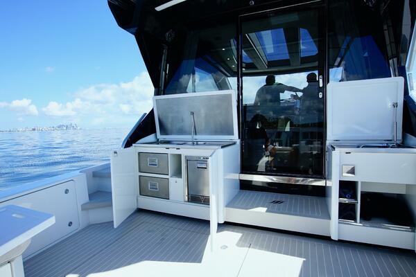 56ft Uniesse Yacht For Sale