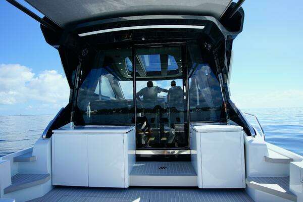 Uniesse HTC5P Yacht For Sale