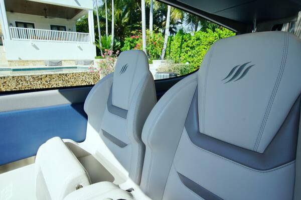 56ft Uniesse Yacht For Sale