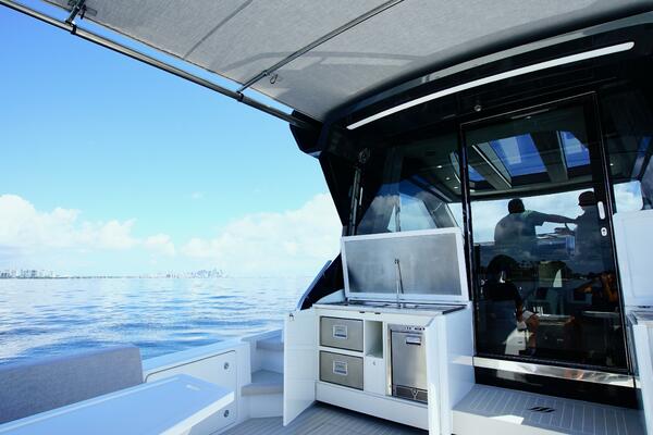 56ft Uniesse Yacht For Sale