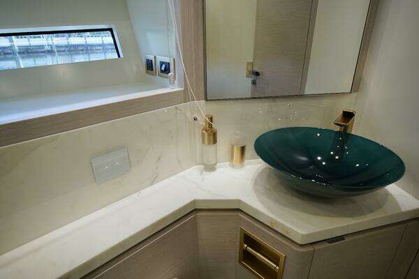 Uniesse HTC5P Yacht For Sale