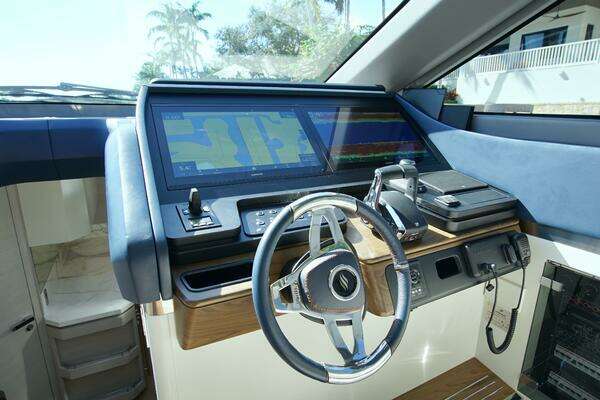 Uniesse HTC5P Yacht For Sale