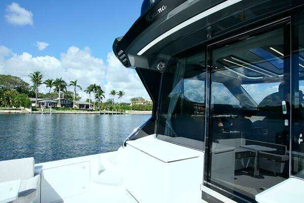 Uniesse HTC5P Yacht For Sale