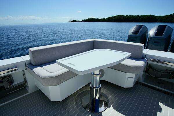 Uniesse HTC5P Yacht For Sale