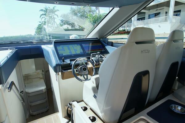 56ft Uniesse Yacht For Sale