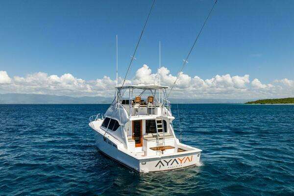 Hatteras 50 Convertible Yacht For Sale