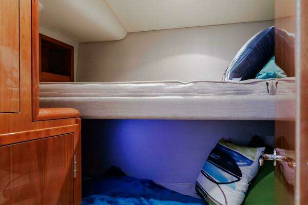 Hatteras 50 Convertible Yacht For Sale