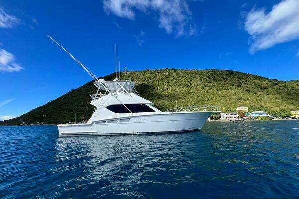 Hatteras 50 Convertible Yacht For Sale
