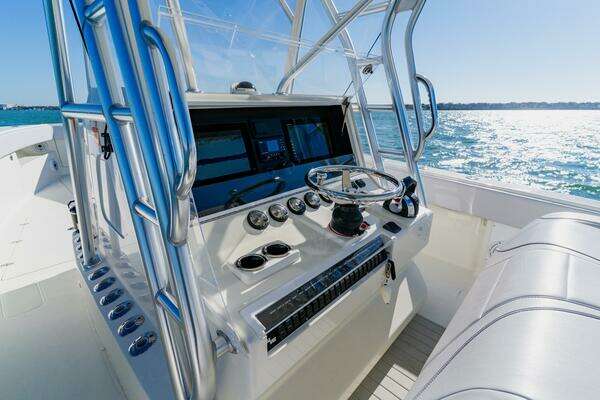 SeaVee 390B Yacht For Sale