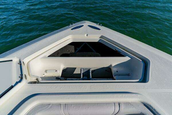 SeaVee 390B Yacht For Sale