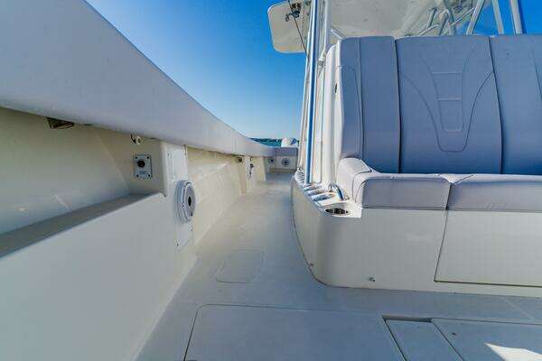 SeaVee 390B Yacht For Sale