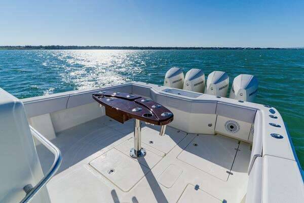 SeaVee 390B Yacht For Sale