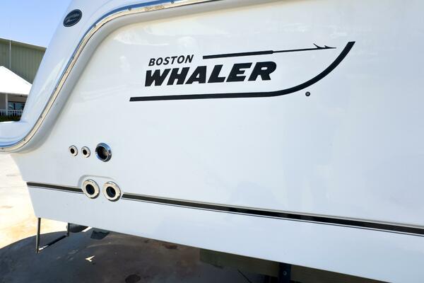 PEARL 31ft Boston Whaler Yacht For Sale