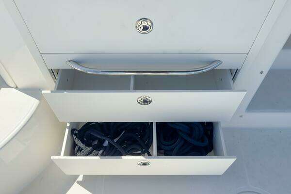 Boston Whaler 315 Conquest Yacht For Sale