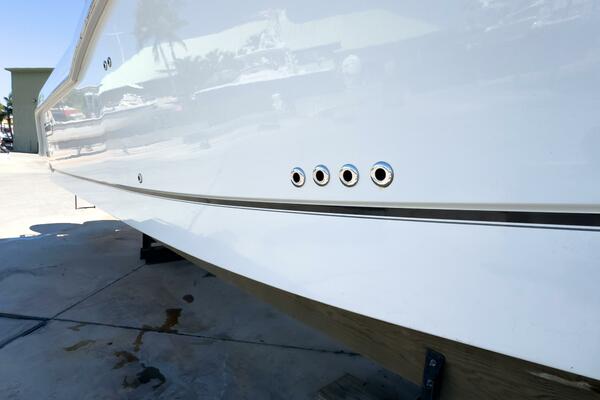 PEARL 31ft Boston Whaler Yacht For Sale