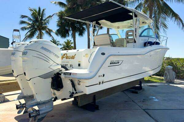 Boston Whaler 315 Conquest Yacht For Sale