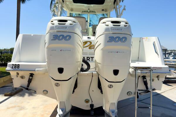 PEARL 31ft Boston Whaler Yacht For Sale