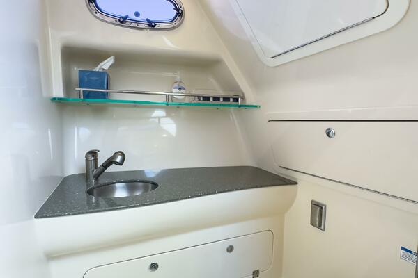 PEARL 31ft Boston Whaler Yacht For Sale