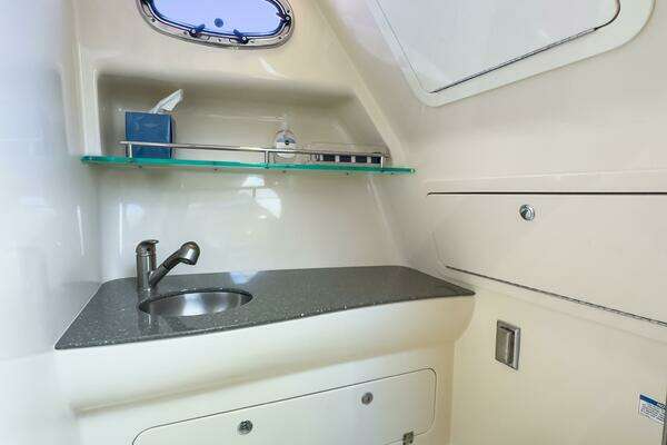 Boston Whaler 315 Conquest Yacht For Sale