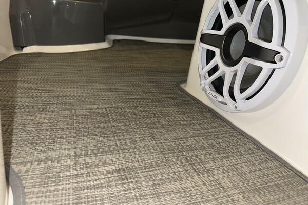 42ft Cruisers Yachts Yacht For Sale