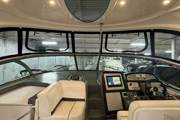 2005 Cruisers Yachts 42