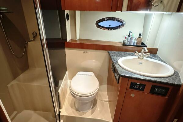 42ft Cruisers Yachts Yacht For Sale