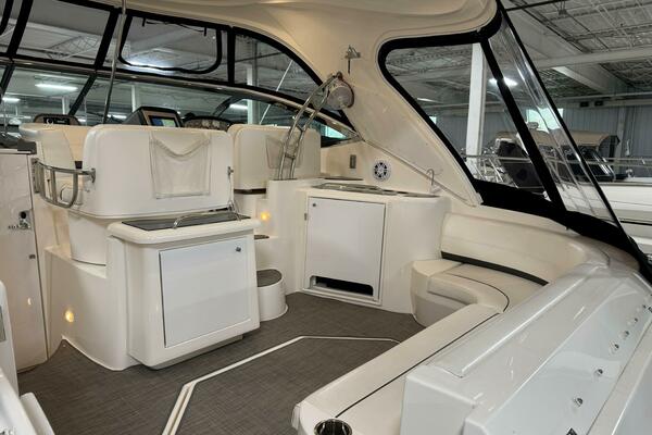 42ft Cruisers Yachts Yacht For Sale