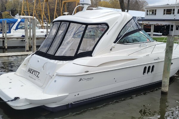 42ft Cruisers Yachts Yacht For Sale