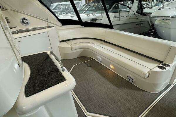 2005 Cruisers Yachts 42