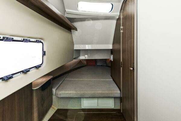 Regal 33 SAV Yacht For Sale