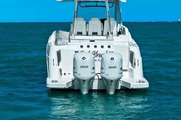 Regal 33 SAV Yacht For Sale