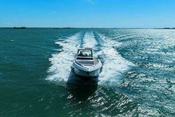 Regal 33 SAV Yacht For Sale