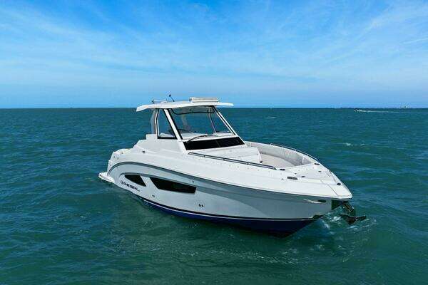 Regal 33 SAV Yacht For Sale