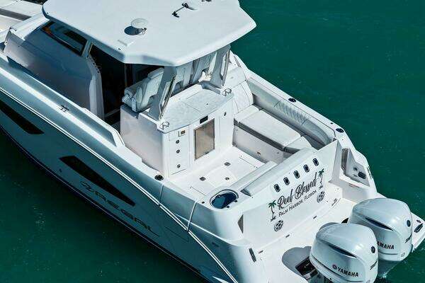 Regal 33 SAV Yacht For Sale