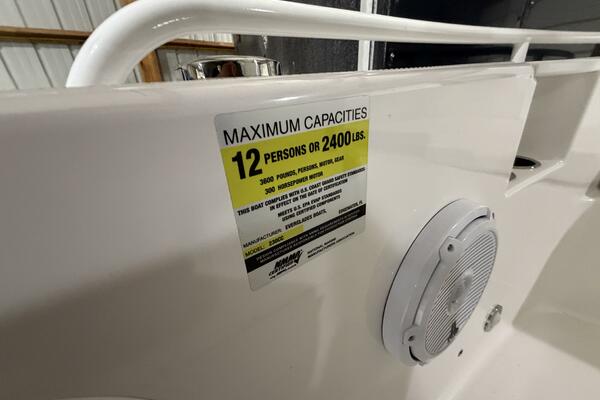 23ft Everglades Yacht For Sale