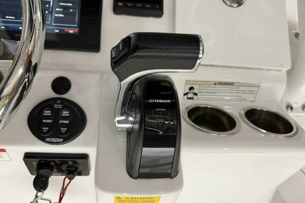 23ft Everglades Yacht For Sale