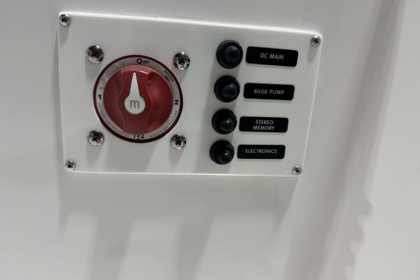 23ft Everglades Yacht For Sale