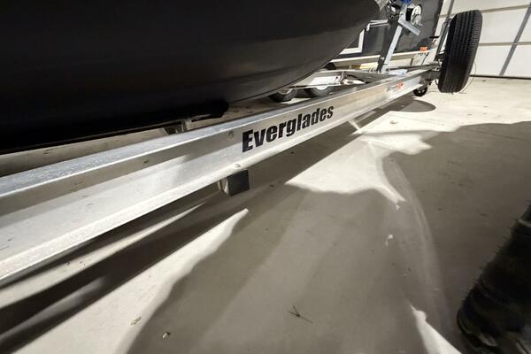 23ft Everglades Yacht For Sale