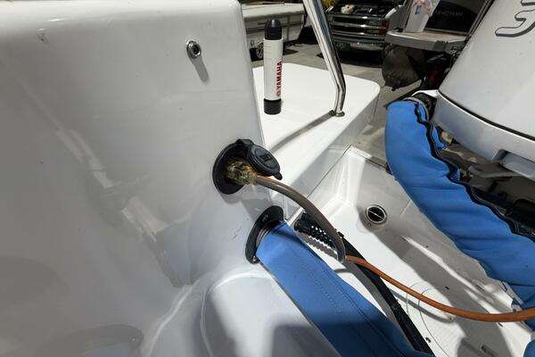 23ft Everglades Yacht For Sale