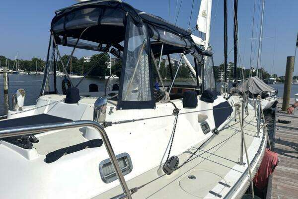 Hylas 46 Yacht For Sale