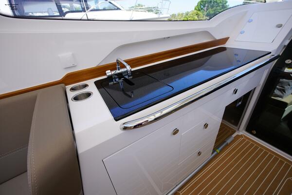 In Stock 2024 Nimbus W9 288 30ft Nimbus Yacht For Sale