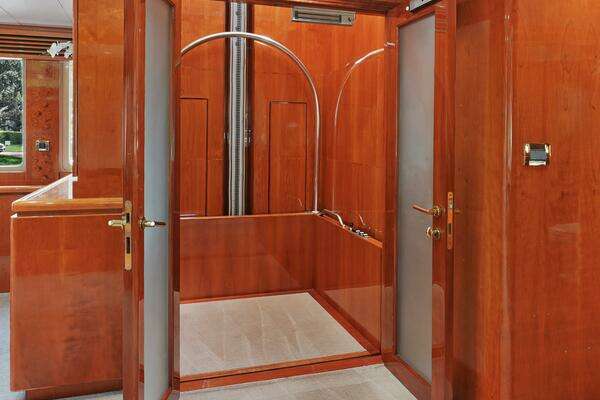 Hargrave Sky Lounge Yacht For Sale