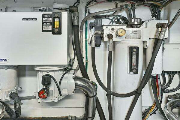 Hargrave Sky Lounge Yacht For Sale