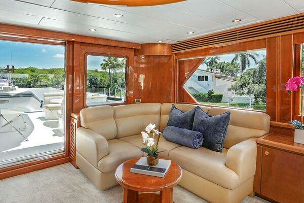 Hargrave Sky Lounge Yacht For Sale