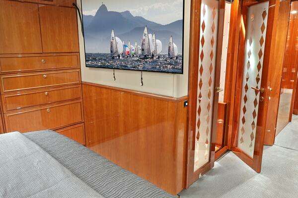 Hargrave Sky Lounge Yacht For Sale