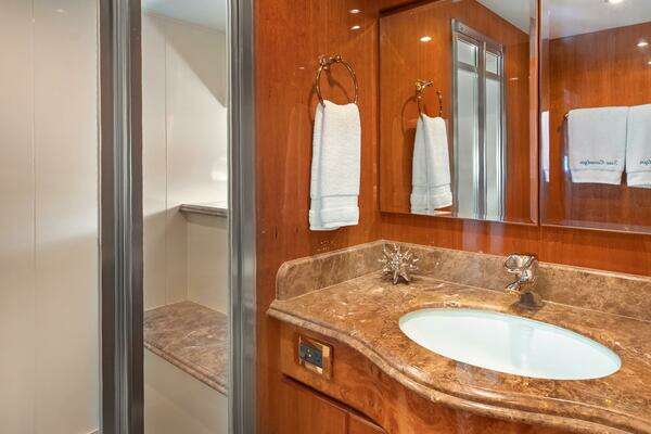 Hargrave Sky Lounge Yacht For Sale