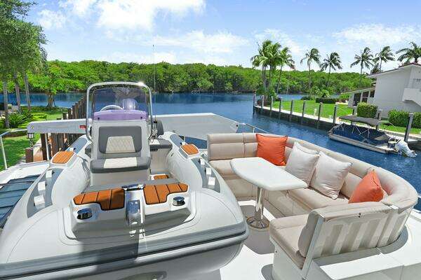 Hargrave Sky Lounge Yacht For Sale