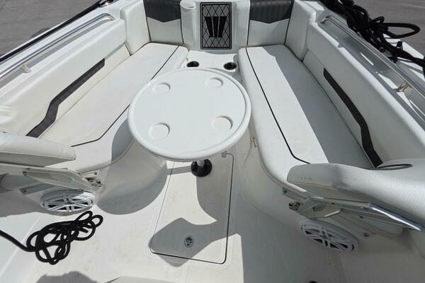 22ft Wellcraft Yacht For Sale
