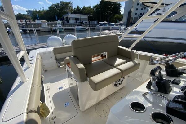 Dolce 28ft Pursuit Yacht For Sale