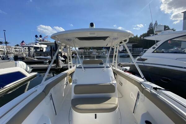 Dolce 28ft Pursuit Yacht For Sale
